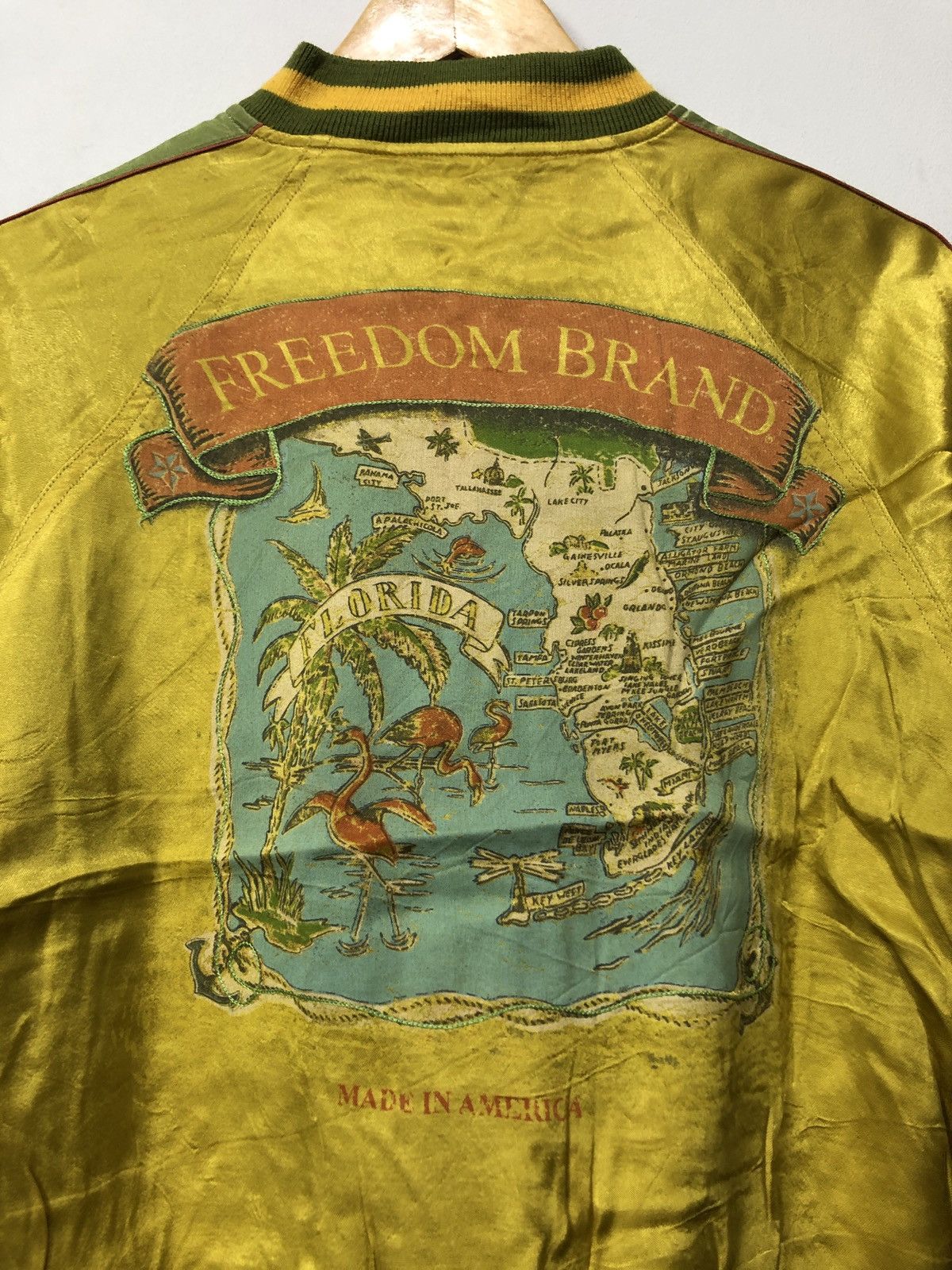 Vintage Vintage Freedom Brand Reversible Sukajan Rayon Jacket Size US M / EU 48-50 / 2 - 2 Thumbnail
