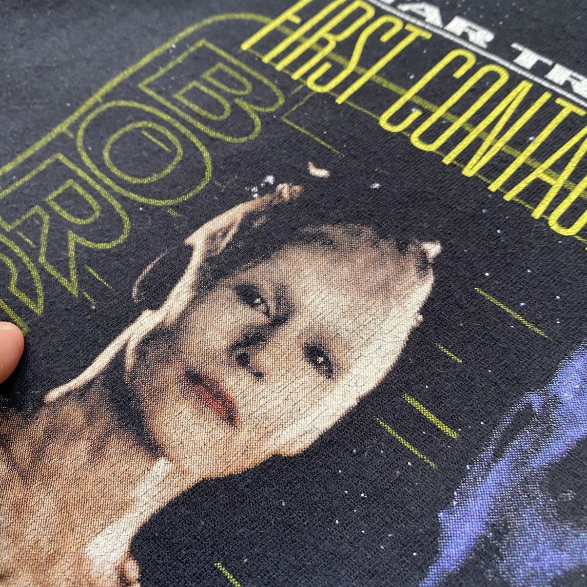 Vintage 2001 Star Trek First Contact Borg Queen Screen Stars Tee Size US L / EU 52-54 / 3 - 4 Thumbnail