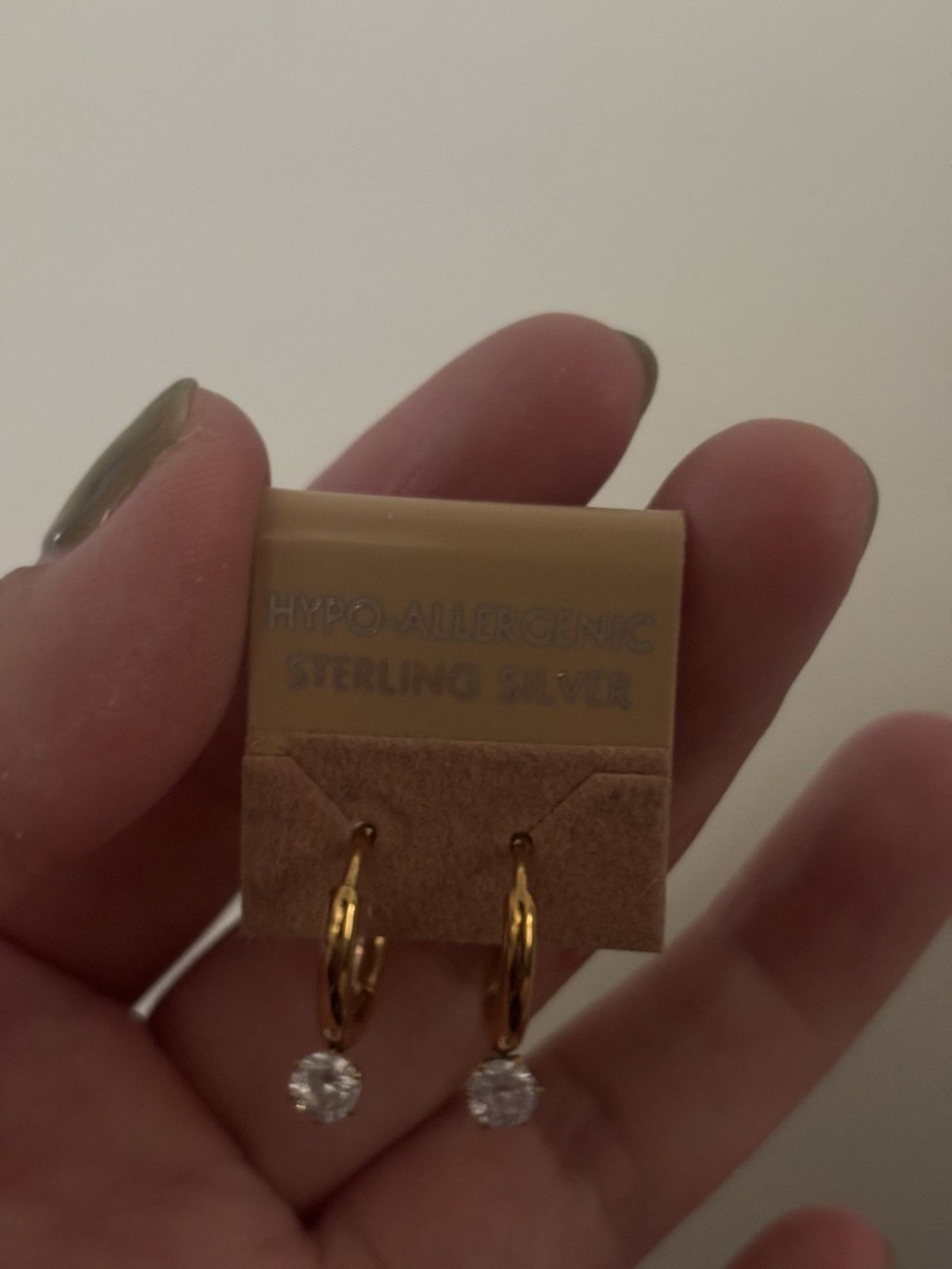 Vintage Vintage gold Huggie Earrings In White Crystal Size ONE SIZE - 4 Thumbnail