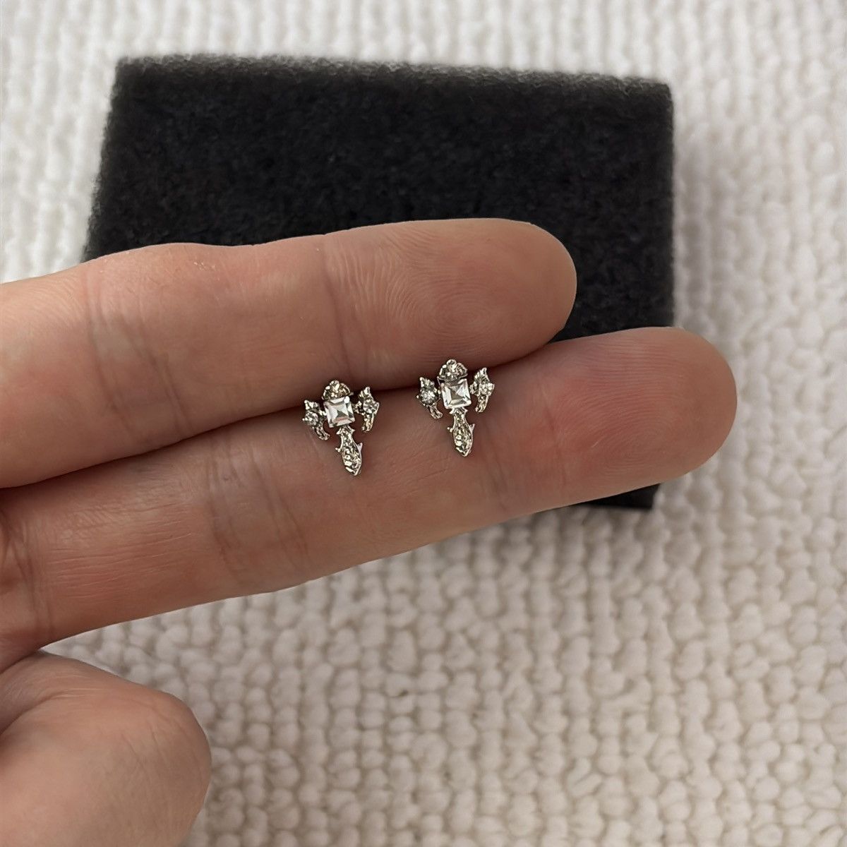 Other Small Cross Stud Earrings for Men Women Streetwear Hip Hop Size ONE SIZE - 7 Thumbnail