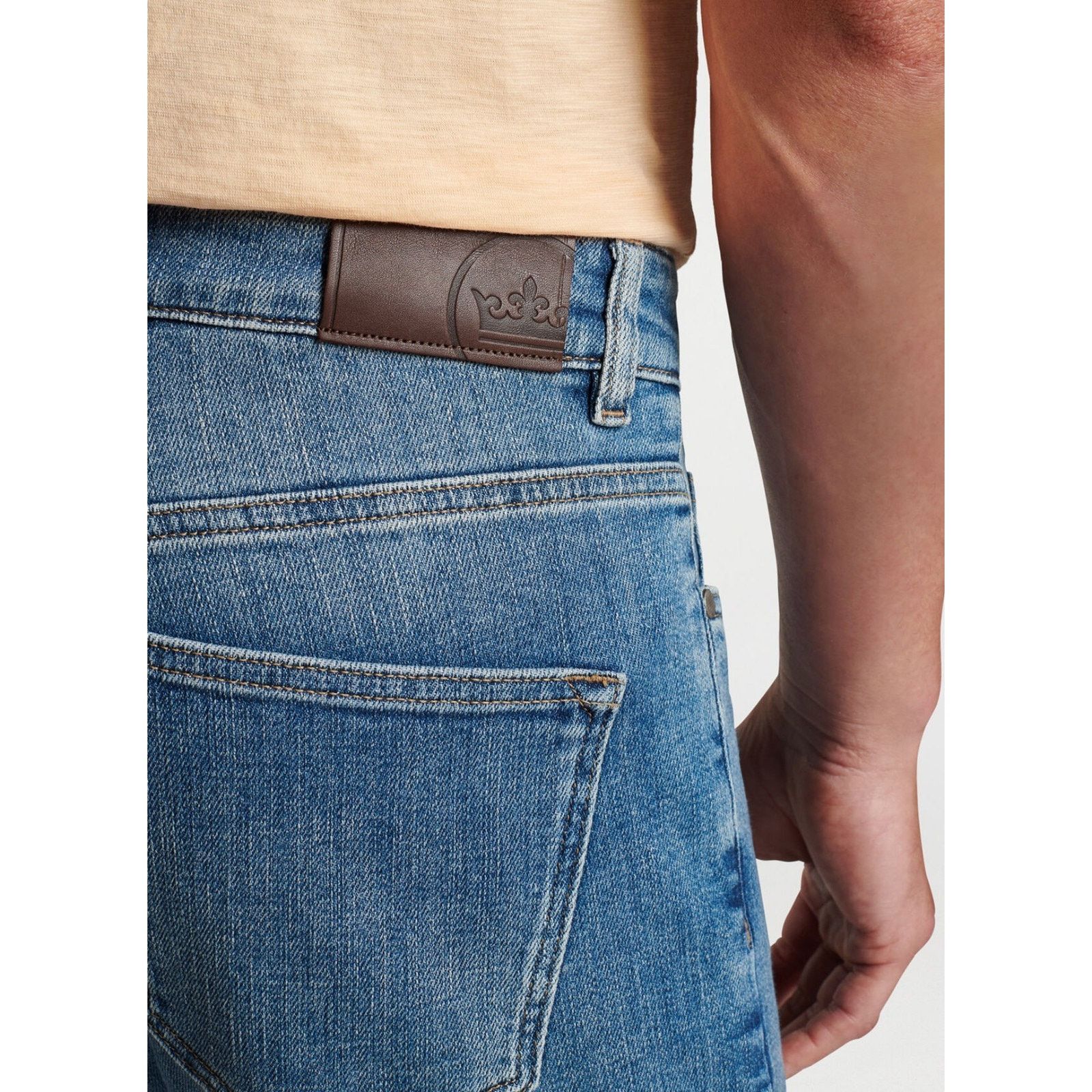 Peter Millar Peter Millar Pilot Mill ClassicFit Jeans 30x34 Wash $170 NWT Size US 30 / EU 46 - 4 Thumbnail