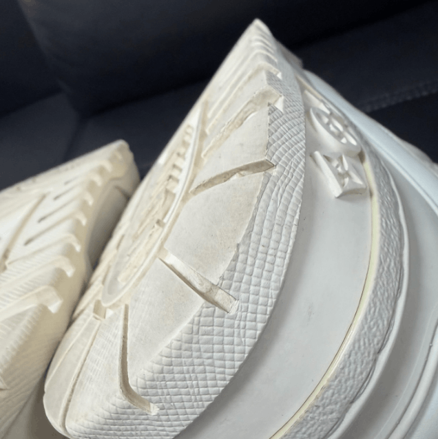 Louis Vuitton Louis Vuitton low-top sneakers Size US 10 / EU 43 - 7 Thumbnail
