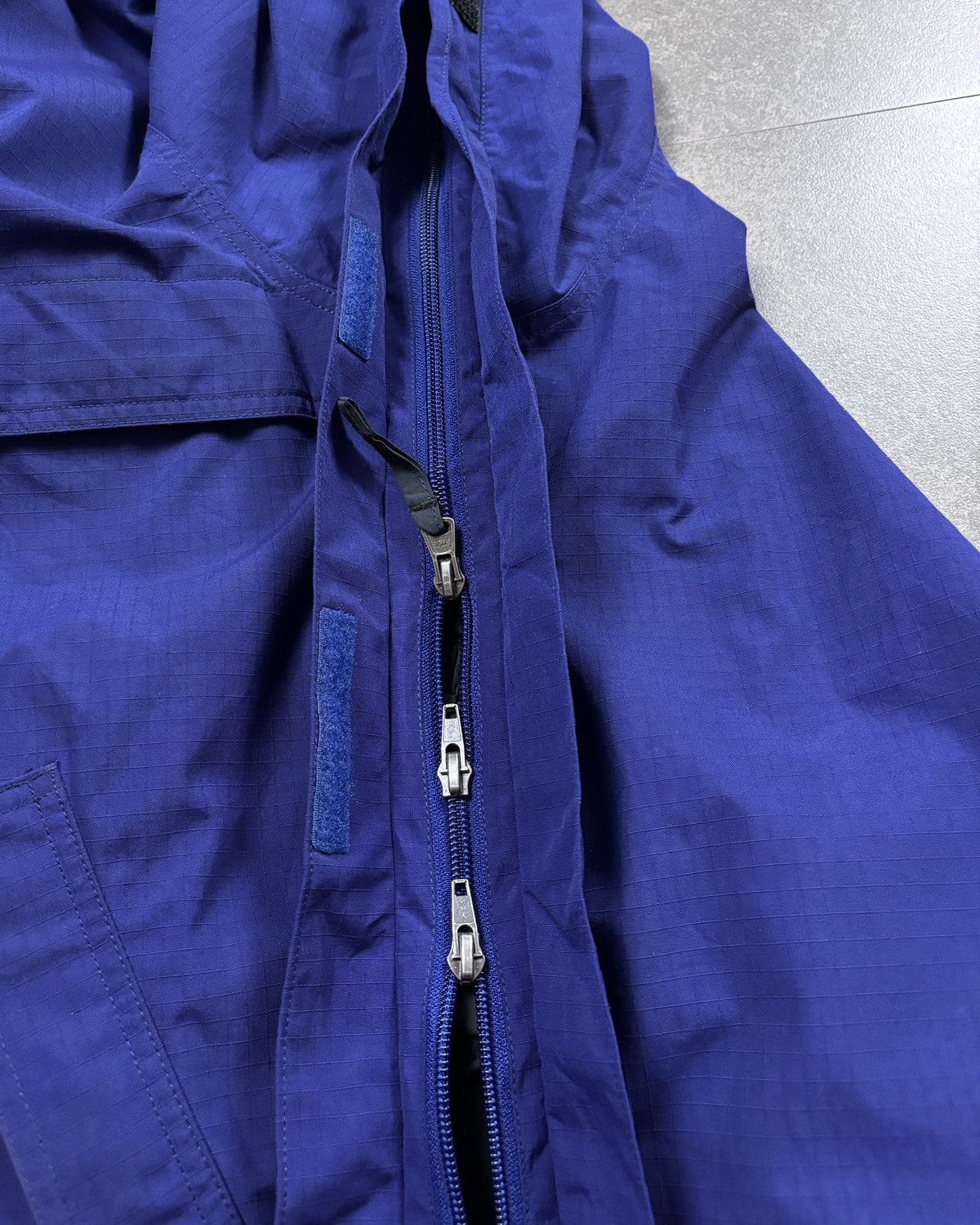 Montbell Vintage Montbell Goretex Oval Logo Anorak Jacket Size US L / EU 52-54 / 3 - 15 Thumbnail