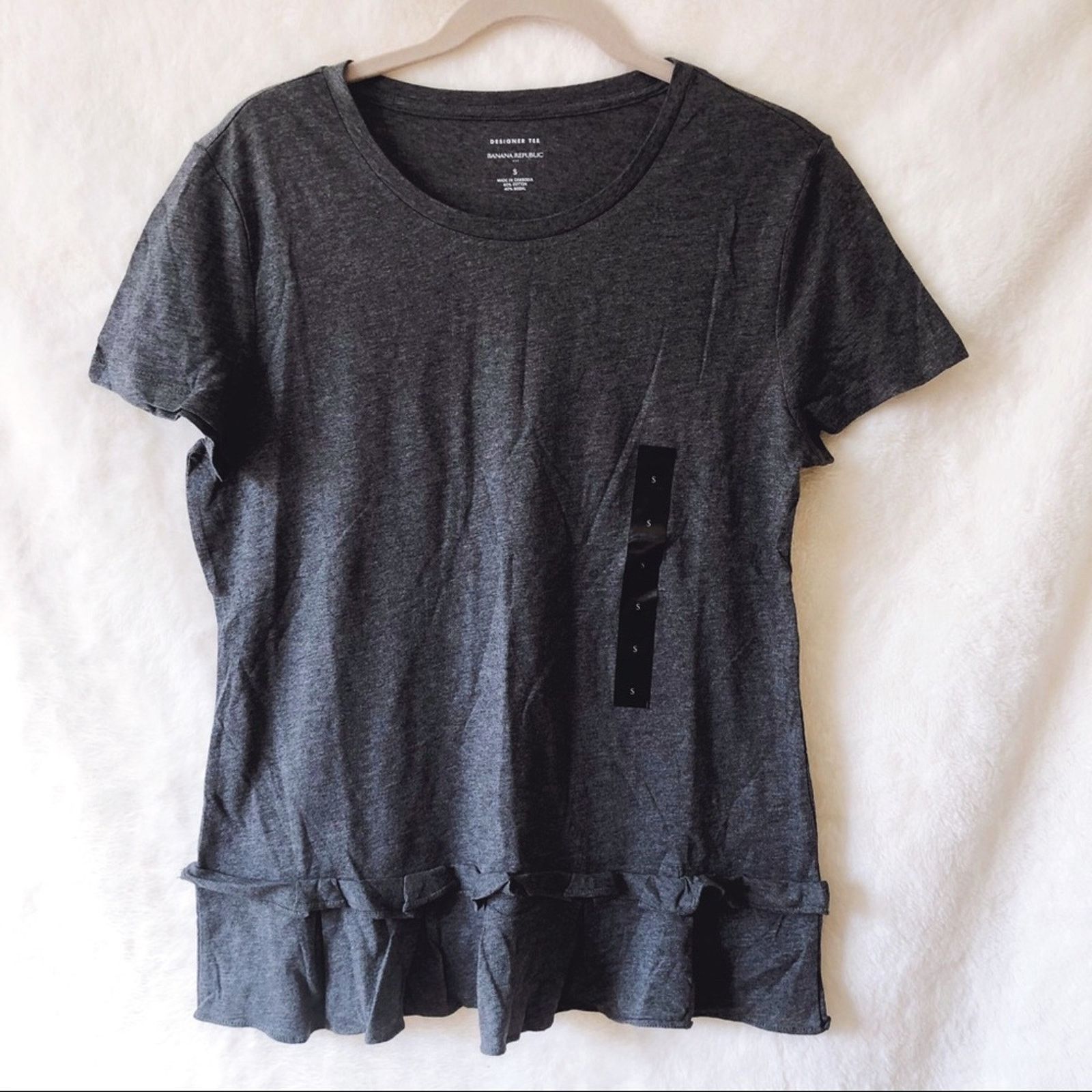 Banana Republic Banana Republic Gray Pleat Flounce Hem Top Size S / US 4 / IT 40 - 1 Thumbnail