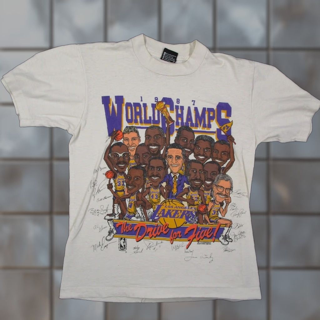 Vintage VINTAGE 1987 LA Lakers World Champs T-Shirt Men Small Screen Stars Single Stitch Size US S / EU 44-46 / 1 - 1 Thumbnail