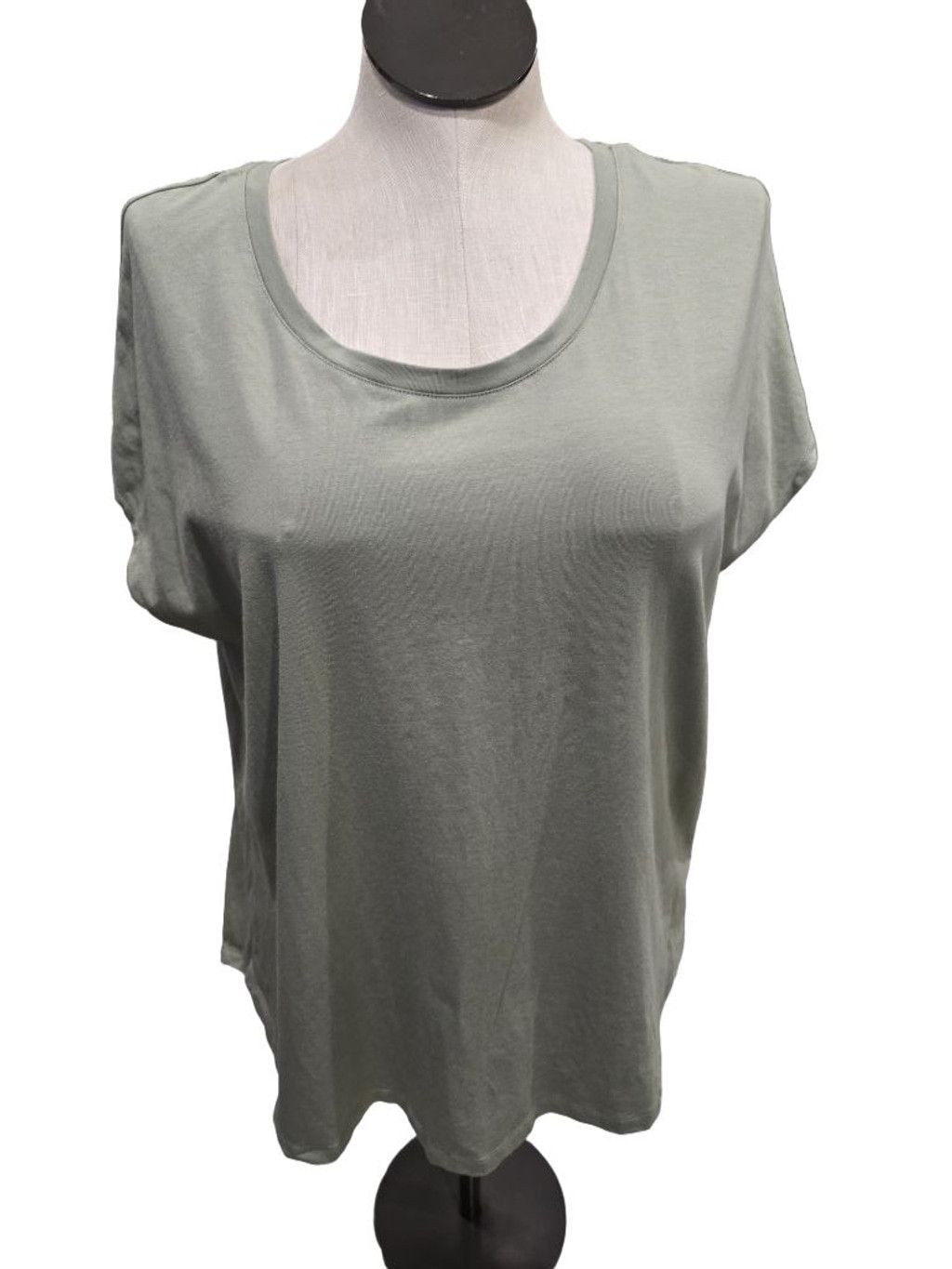 Other Women's Tahari Shortsleeve T-Shirt Size 1X Green Size XL / US 12-14 / IT 48-50 - 1 Thumbnail