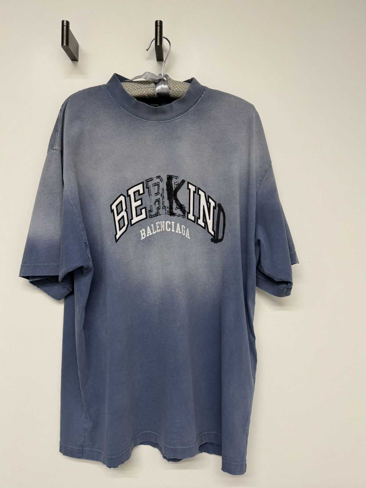 Balenciaga Balenciaga Be Kind/Berlin Size US M / EU 48-50 / 2 - 1 Thumbnail