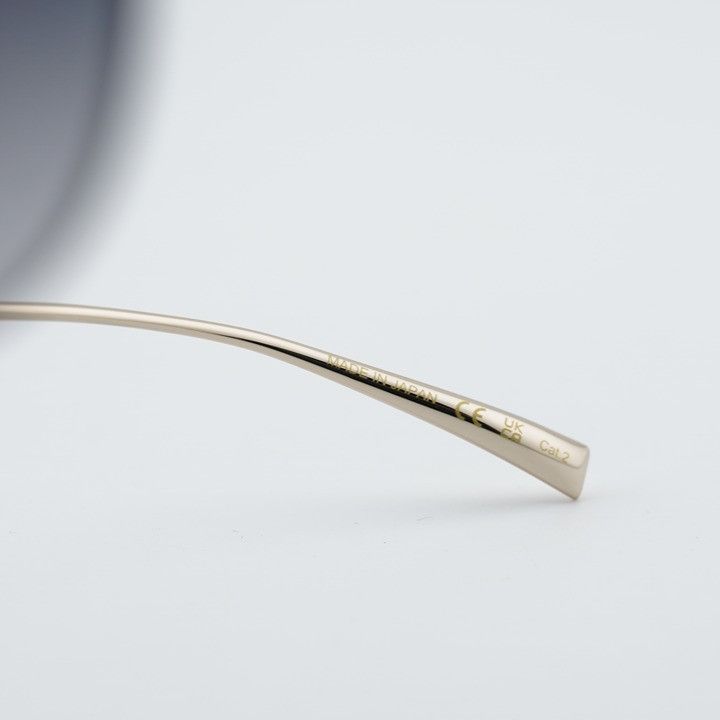Gucci Gucci GG2063S 001 Sunglasses Endura Gold Cat Eye Frame, Grey Size ONE SIZE - 8 Thumbnail