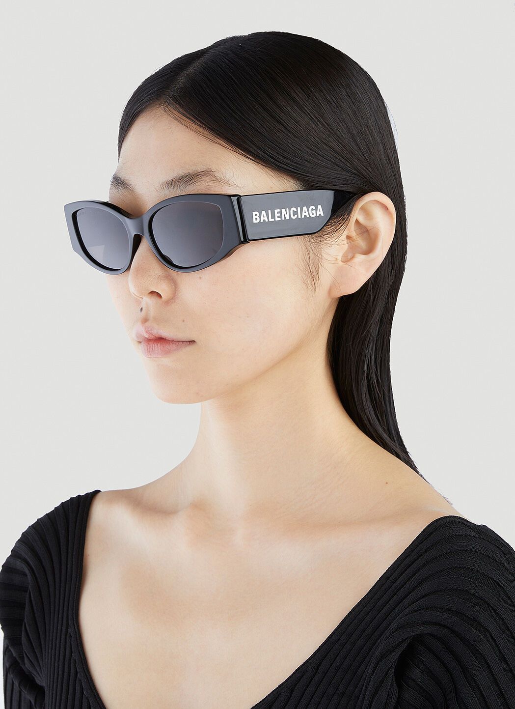 Balenciaga o1mt1gz0924 Size: OS / Max D-Frame 0258S in Black Size ONE SIZE - 2 Thumbnail