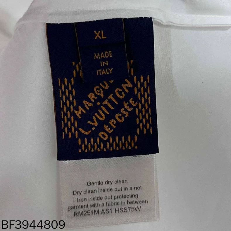 Louis Vuitton Louis Vuitton Short sleeve embossed shirt Size US XL / EU 56 / 4 - 6 Thumbnail