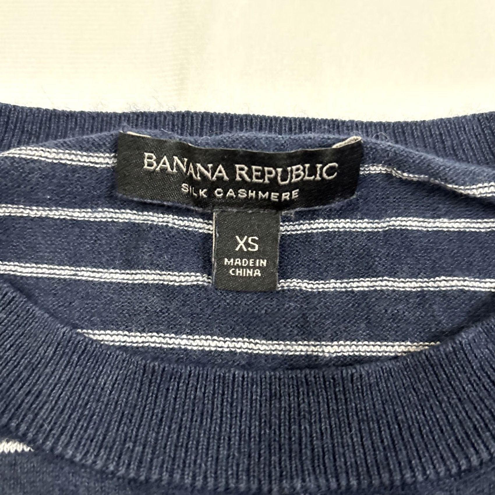 Banana Republic Banana Republic Sweater Women’s XS Navy Silk Blend Striped Crew Neck Long Sleeve Pullover Size XS / US 0-2 / IT 36-38 - 3 Thumbnail