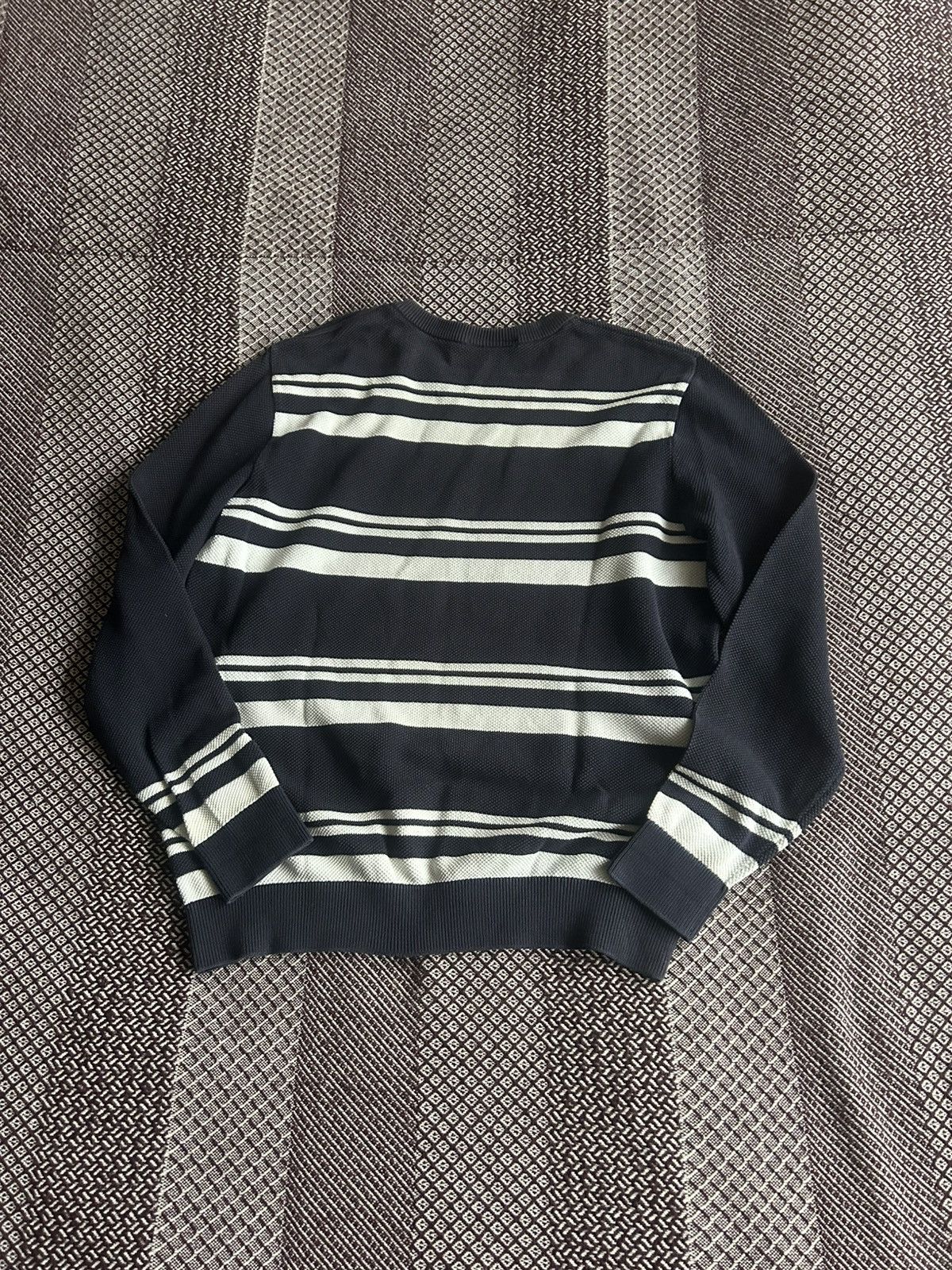Lacoste Vintage Lacoste Solid Style Crewneck Sweater Mens Size 5 / L Size US L / EU 52-54 / 3 - 8 Thumbnail