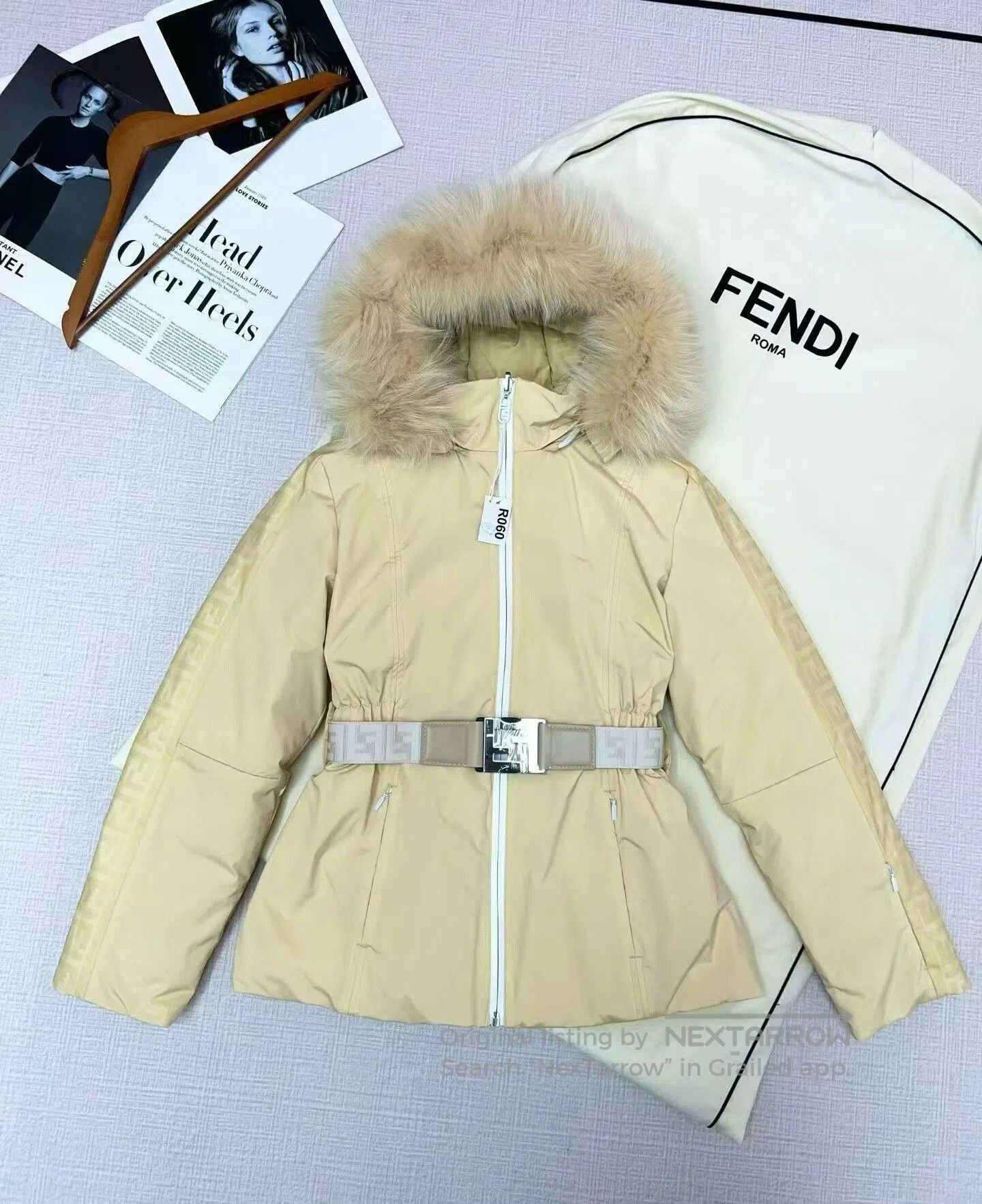 Fendi Fendi Double-Sided Logo Hooded Down Jacket. Size XS / US 0-2 / IT 36-38 - 1 Thumbnail