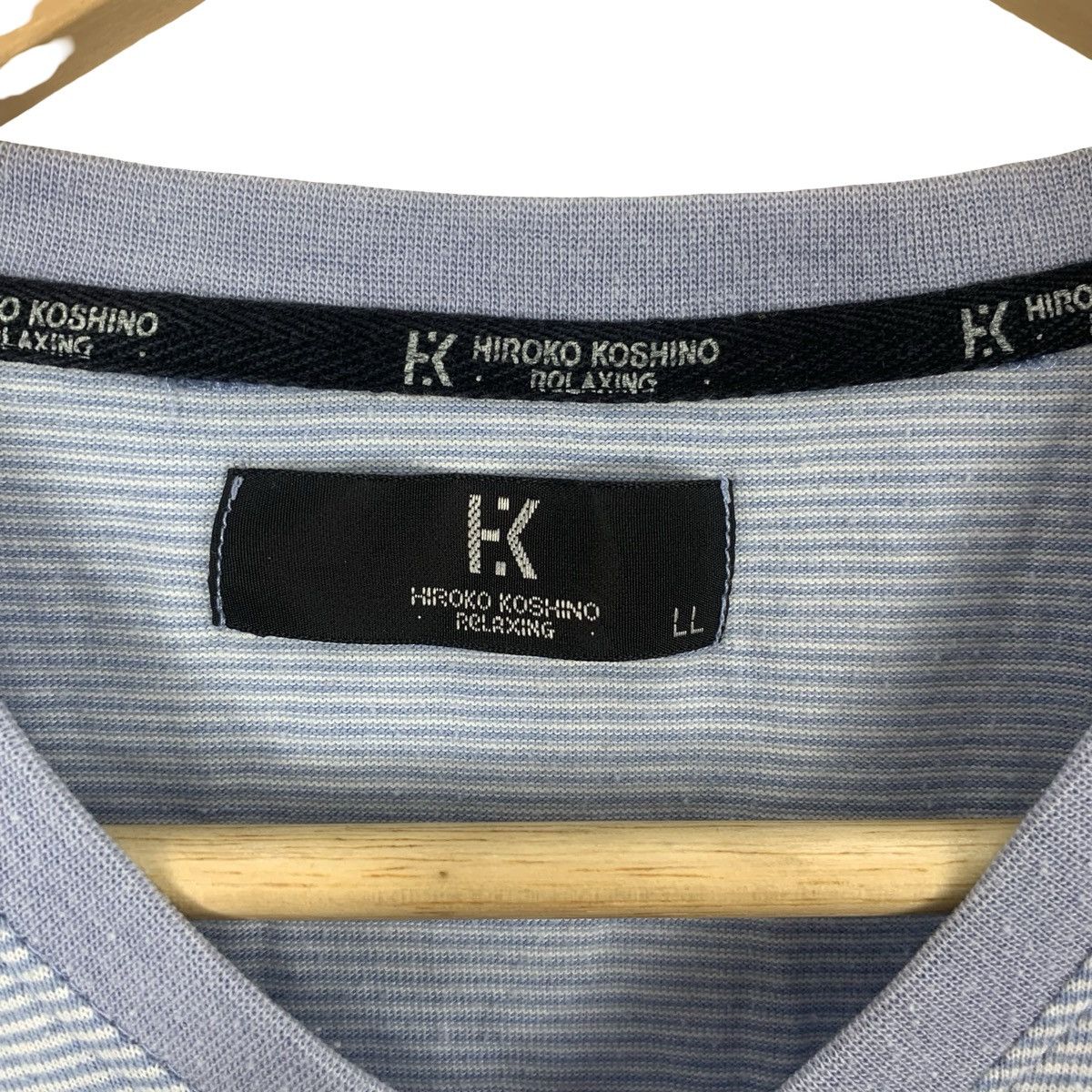 Hiroko Koshino Homme Vintage HIROKO KOSHINO HOMME Stripe Design V Neck Tee Size US S / EU 44-46 / 1 - 8 Thumbnail