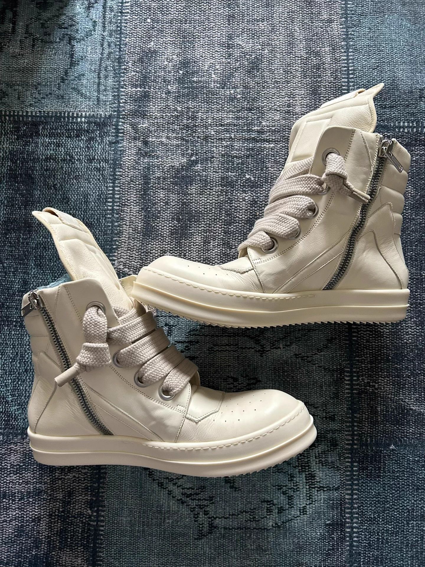 Rick Owens Rick Owens White Thick Laces Inverted Triangle 45 Size US 11 / EU 44 - 1 Thumbnail
