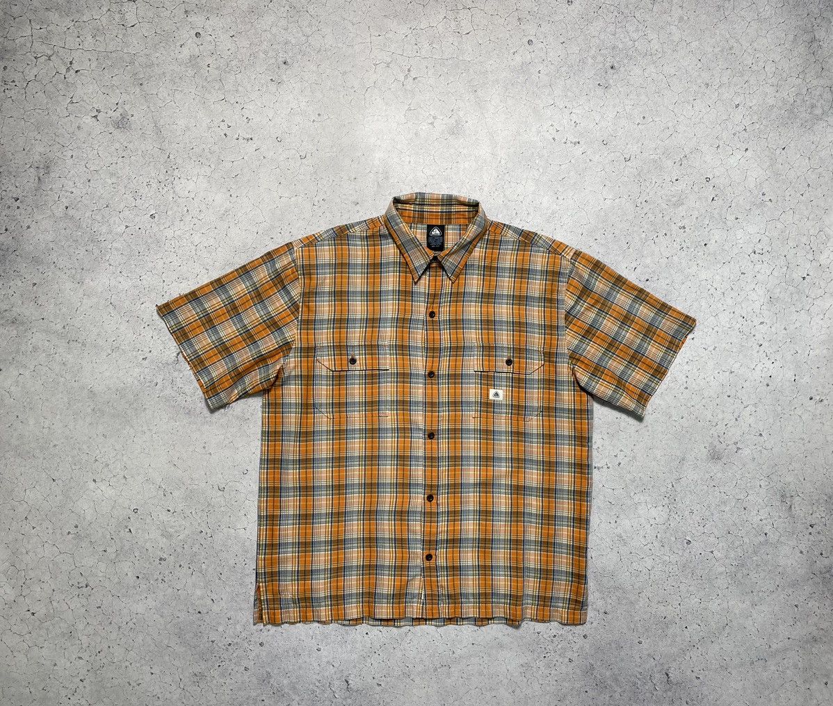 Nike ACG Nike ACG Vintage Short Sleeve Button Shirt Outdoor Size US L / EU 52-54 / 3 - 1 Thumbnail