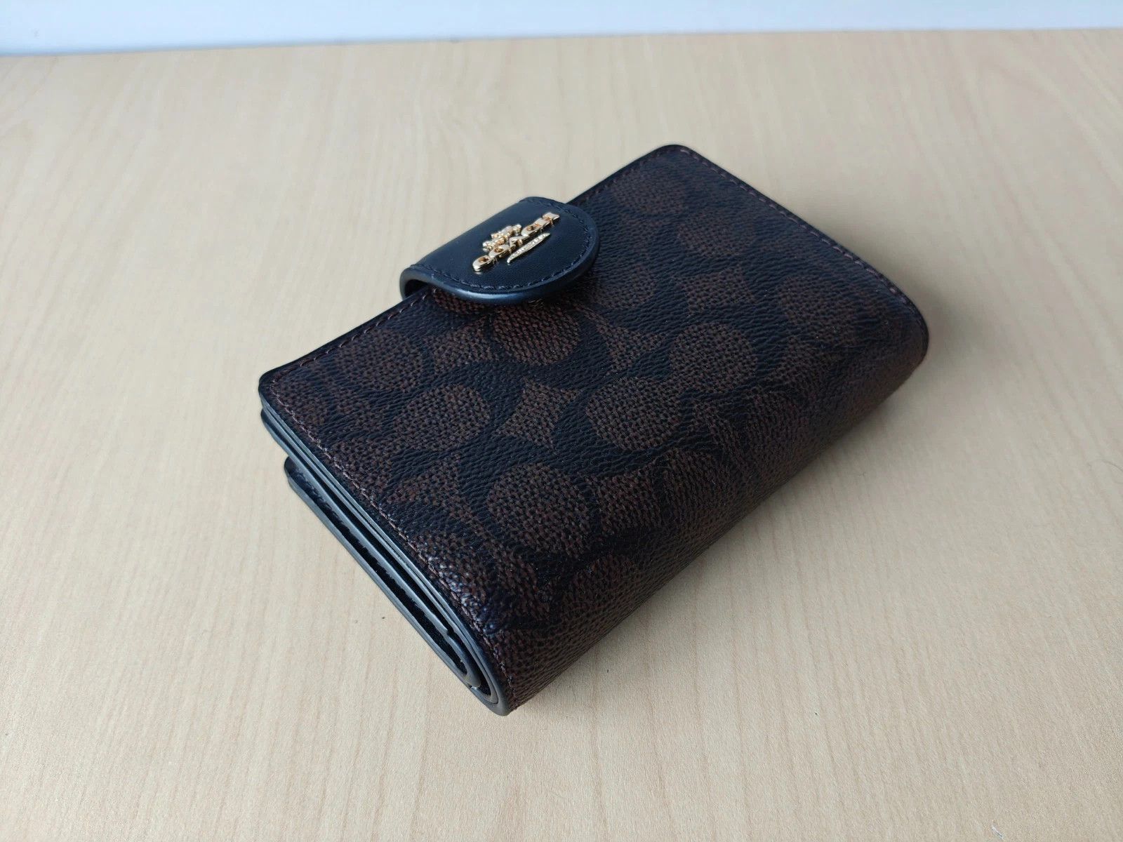 Coach Coach Medium Corner Zip Wallet In Signature T/1012 Size ONE SIZE - 6 Thumbnail