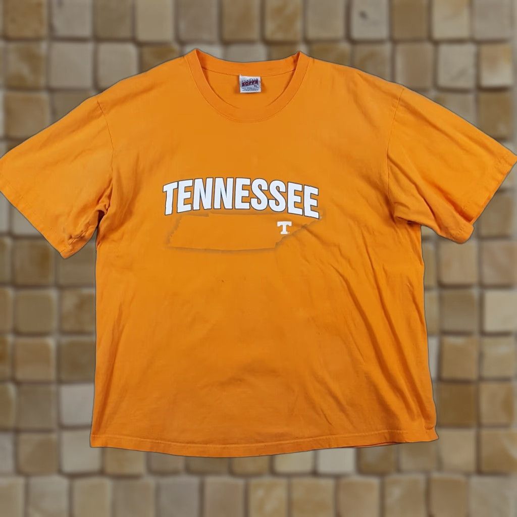 Soffe VINTAGE Soffe Tennessee Vols Basketball T-Shirt Size XL Orange Y2K NCAA Retro Mens Size US XL / EU 56 / 4 - 1 Thumbnail