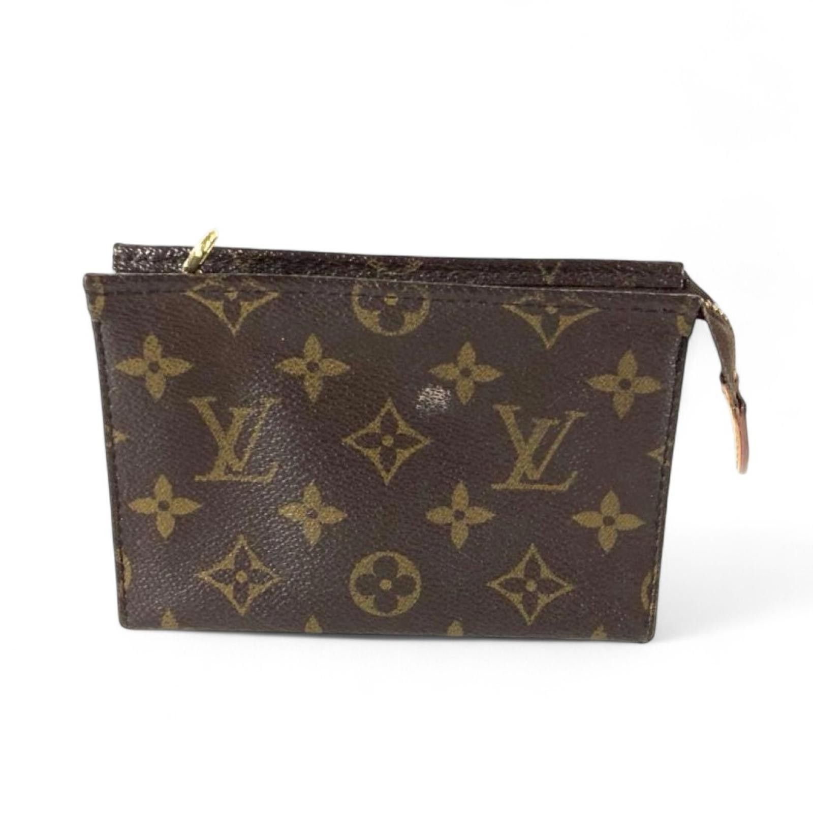 Louis Vuitton Louis Vuitton - Monogram Canvas Pouch Clutch Size ONE SIZE - 2 Thumbnail