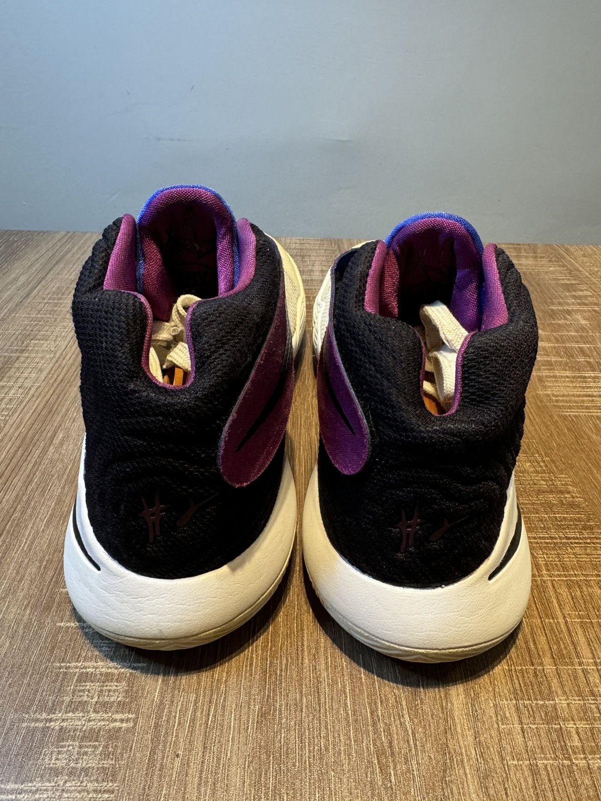 Nike Nike Kyrie 2 Kyrache Mens Size 9 Basketball Shoes Sneakers Size US 9 / EU 42 - 4 Thumbnail