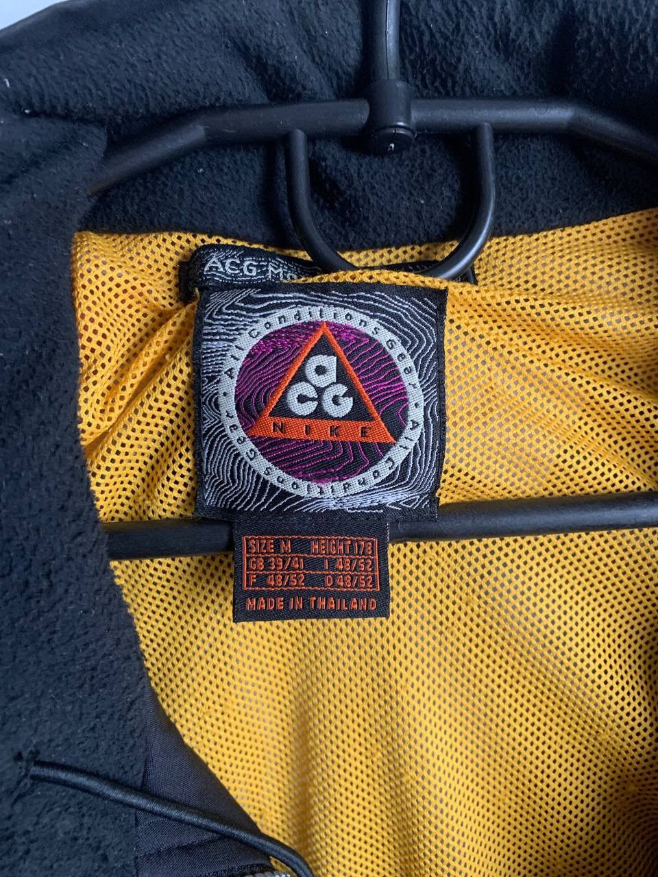Nike ACG × Vintage Nike ACG Vintage 90s Nylon Jacket Windbreaker Size M Outdoor Size US M / EU 48-50 / 2 - 2 Thumbnail