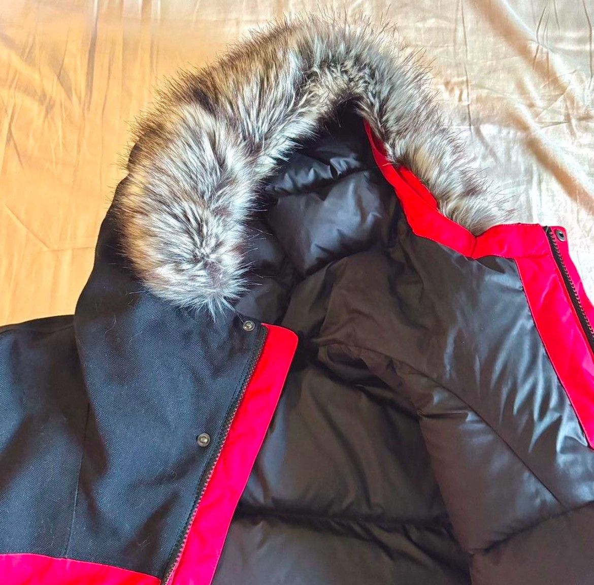 The North Face North Face Men’s Red & Black Down Parka with Fur-Trim Hood Size US M / EU 48-50 / 2 - 3 Thumbnail