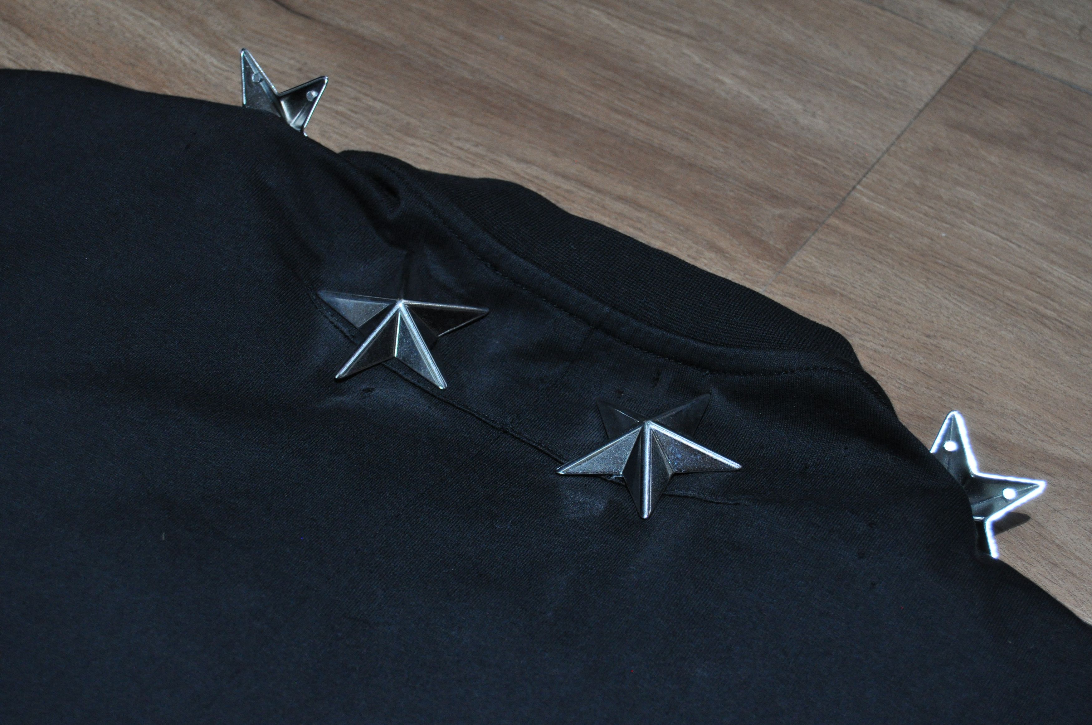 Givenchy Givenchy - RT - S/S 15 - Star Applique Rottweiler Tee Size US XS / EU 42 / 0 - 5 Thumbnail