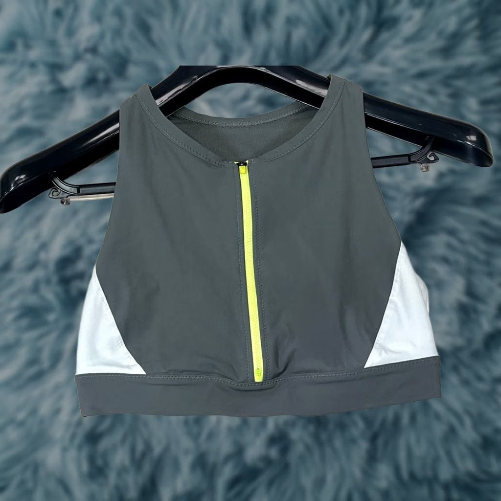 Athleta Athleta Tank Sleeveless Activewear Cropped Built-in Bra Racerback Gray Size S Womens Sports Yoga Gym Running Hiking Dance Pilates Fitness Shirt Top Size S / US 4 / IT 40 - 1 Thumbnail
