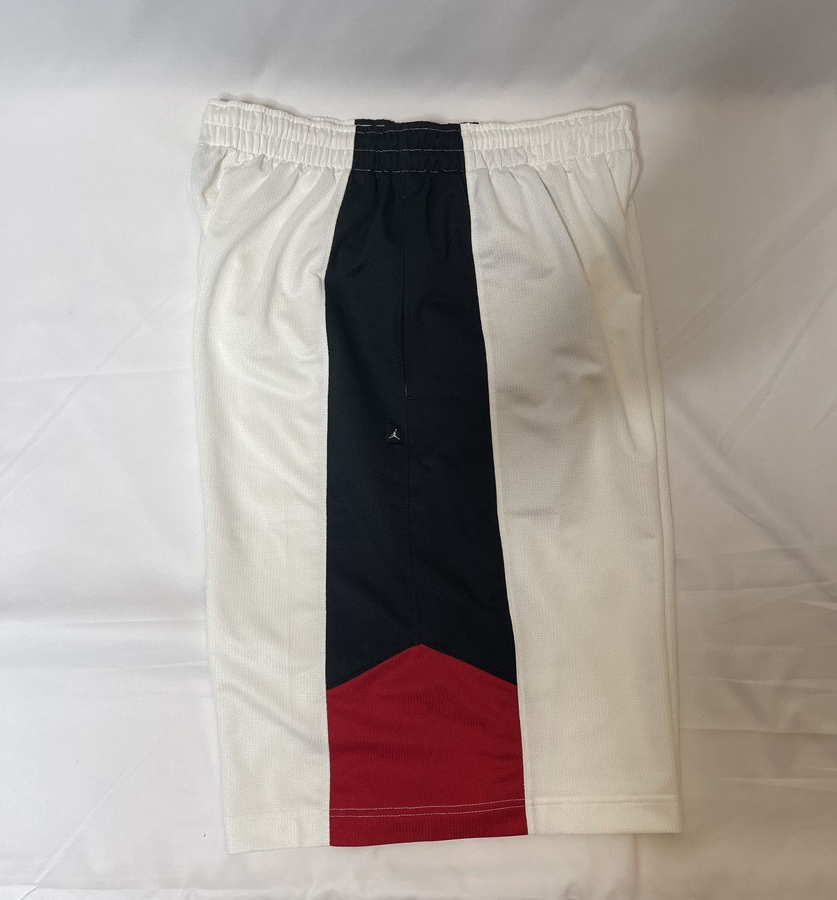 Jordan Brand Huf Nike sb vans shorts yeezy supreme jordan kith off white Size US 40 / EU 56 - 3 Thumbnail