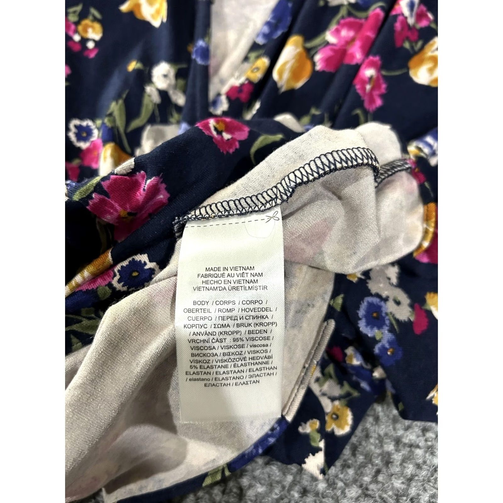 Ralph Lauren Lauren Ralph Lauren Shirt Womens Small Navy Floral Wrap Tie Waist Blouse Size S / US 4 / IT 40 - 5 Thumbnail