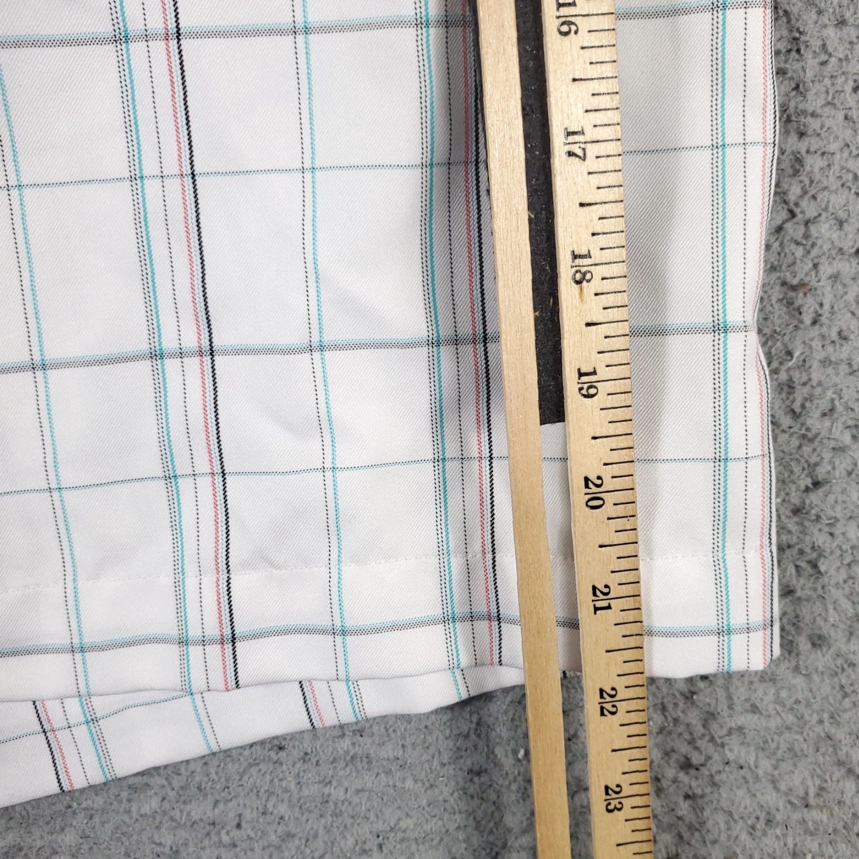 Vintage Greg Norman Shorts Mens Size 34 White Blue Check Golf Casual Flat Front Chino Regular Waist 34 Size US 34 / EU 50 - 5 Thumbnail