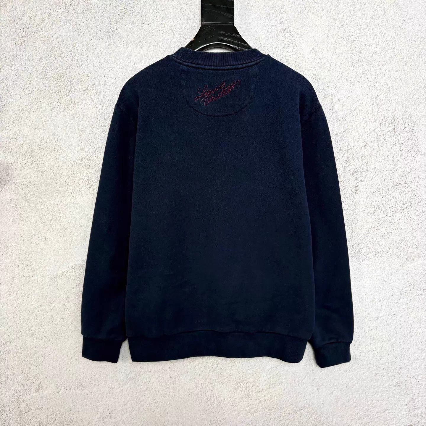 Louis Vuitton LV SS25 Blue Ribbon Embroidery Logo Crew Sweat M Size US M / EU 48-50 / 2 - 2 Thumbnail