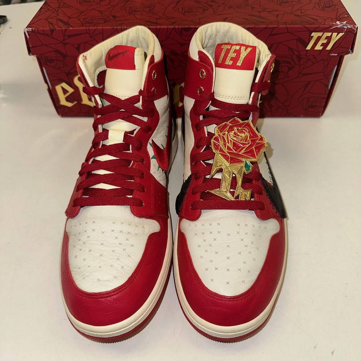 Jordan Brand × Nike 13.5W (12M) - Jordan 1 High Zoom Comfort 2 x Teyana Taylor Size US 12 / EU 45 - 4 Thumbnail