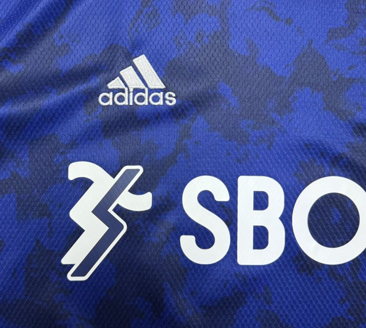 Adidas Leeds United 2021 2022 Away Shirt Soccer Jersey Adidas Size US XL / EU 56 / 4 - 8 Thumbnail