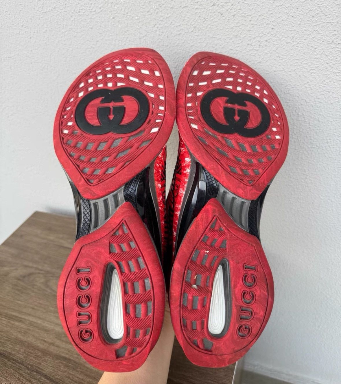 Gucci Red Low. Size US 9 / EU 42 - 6 Thumbnail