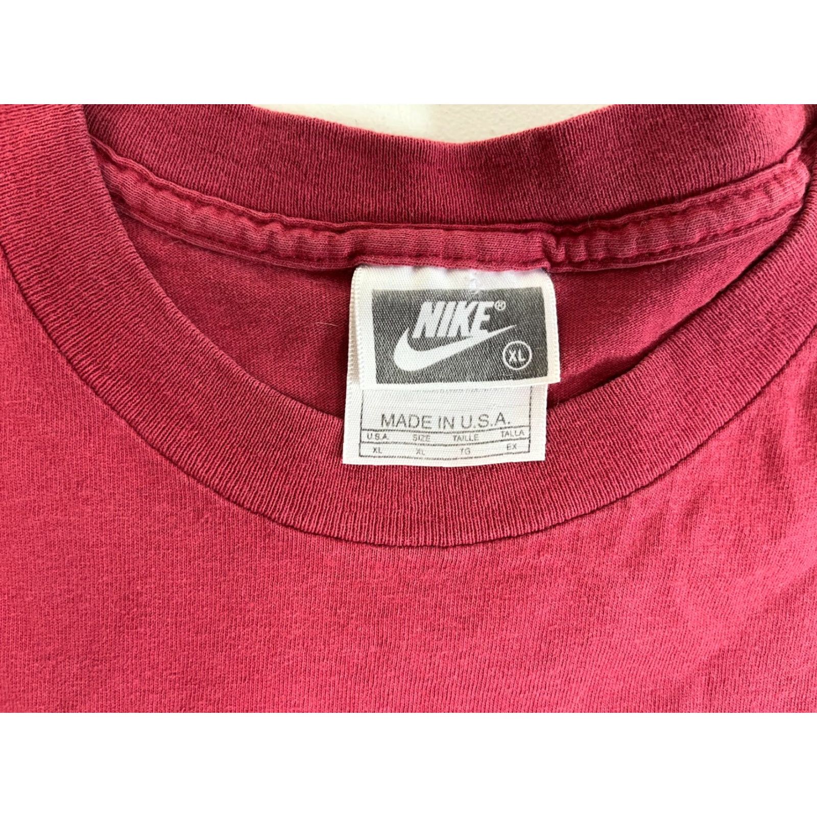 Nike Nike Men's 90s T-Shirt XL Red Cotton Embroidered Logo Made in USA Vintage Size XL Shirt Mens Size US XL / EU 56 / 4 - 3 Thumbnail