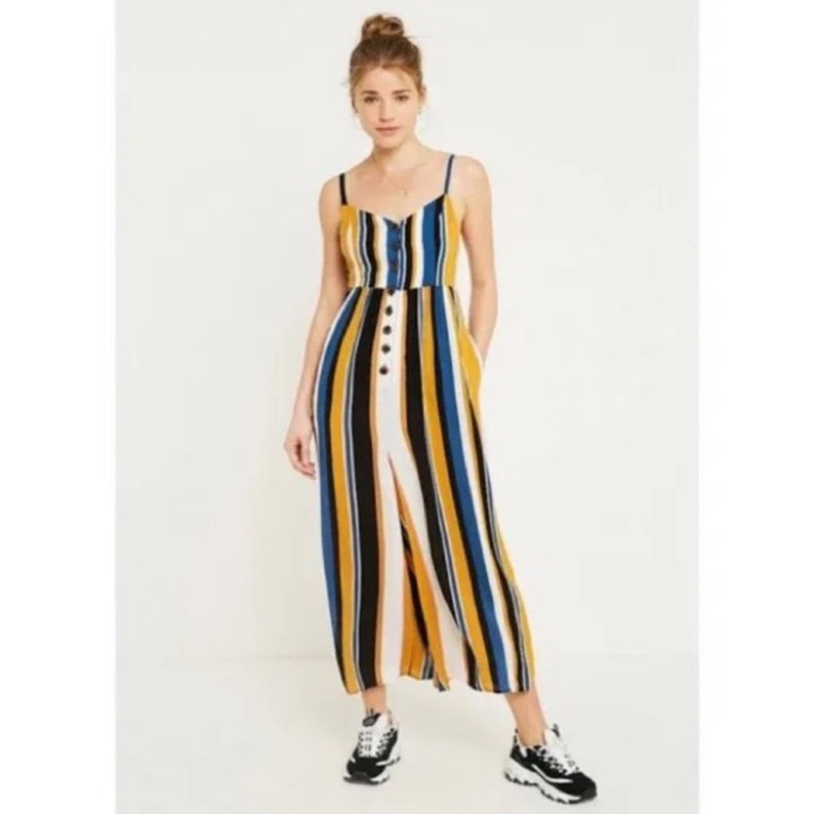 Urban Outfitters Urban Outfitters Tootsie Button-Down Crop Jumpsuit M Size 32" / US 10 / IT 46 - 13 Thumbnail