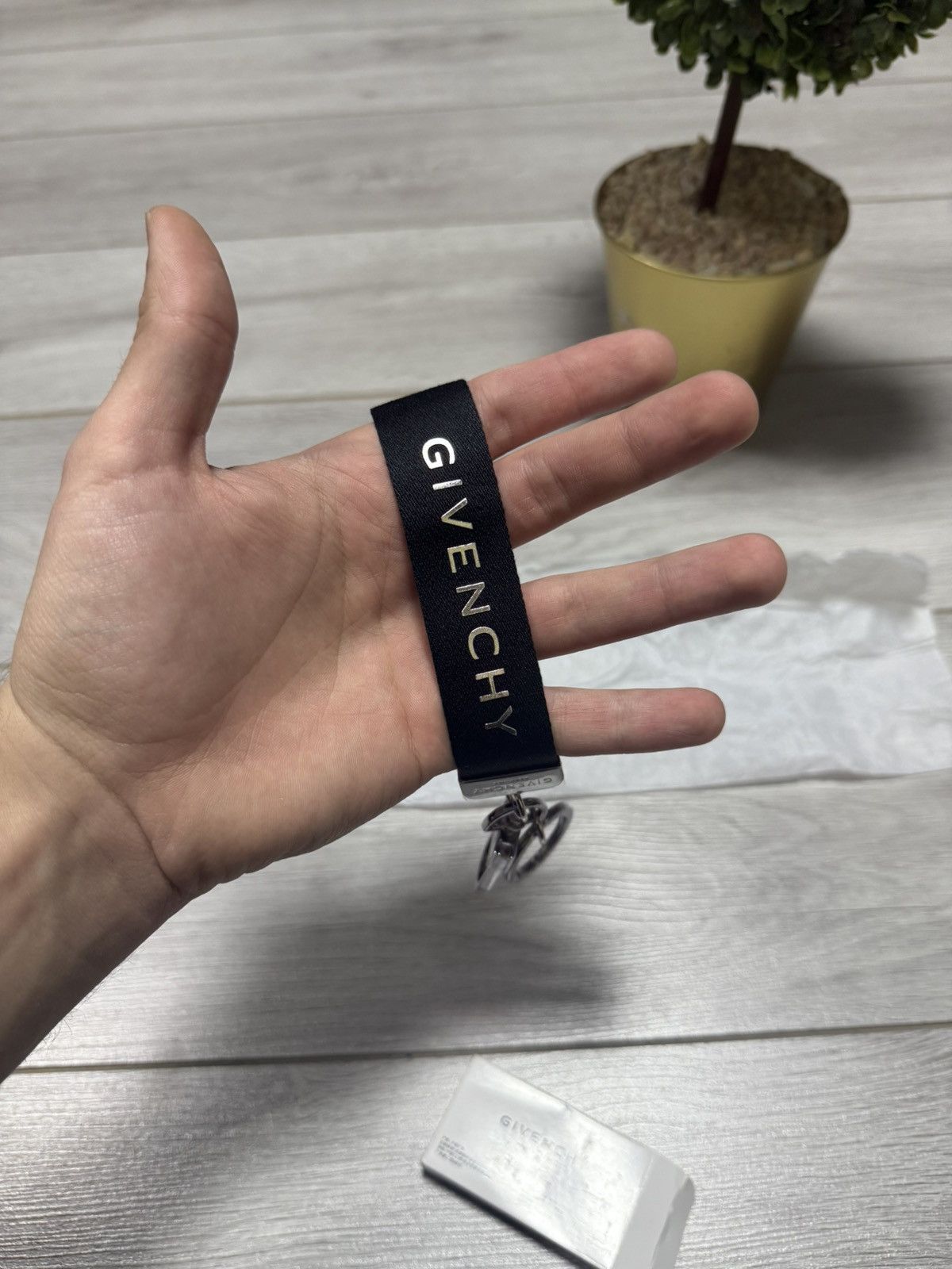 Givenchy Givenchy strap keychain carabiner spell out big logo Size ONE SIZE - 7 Thumbnail