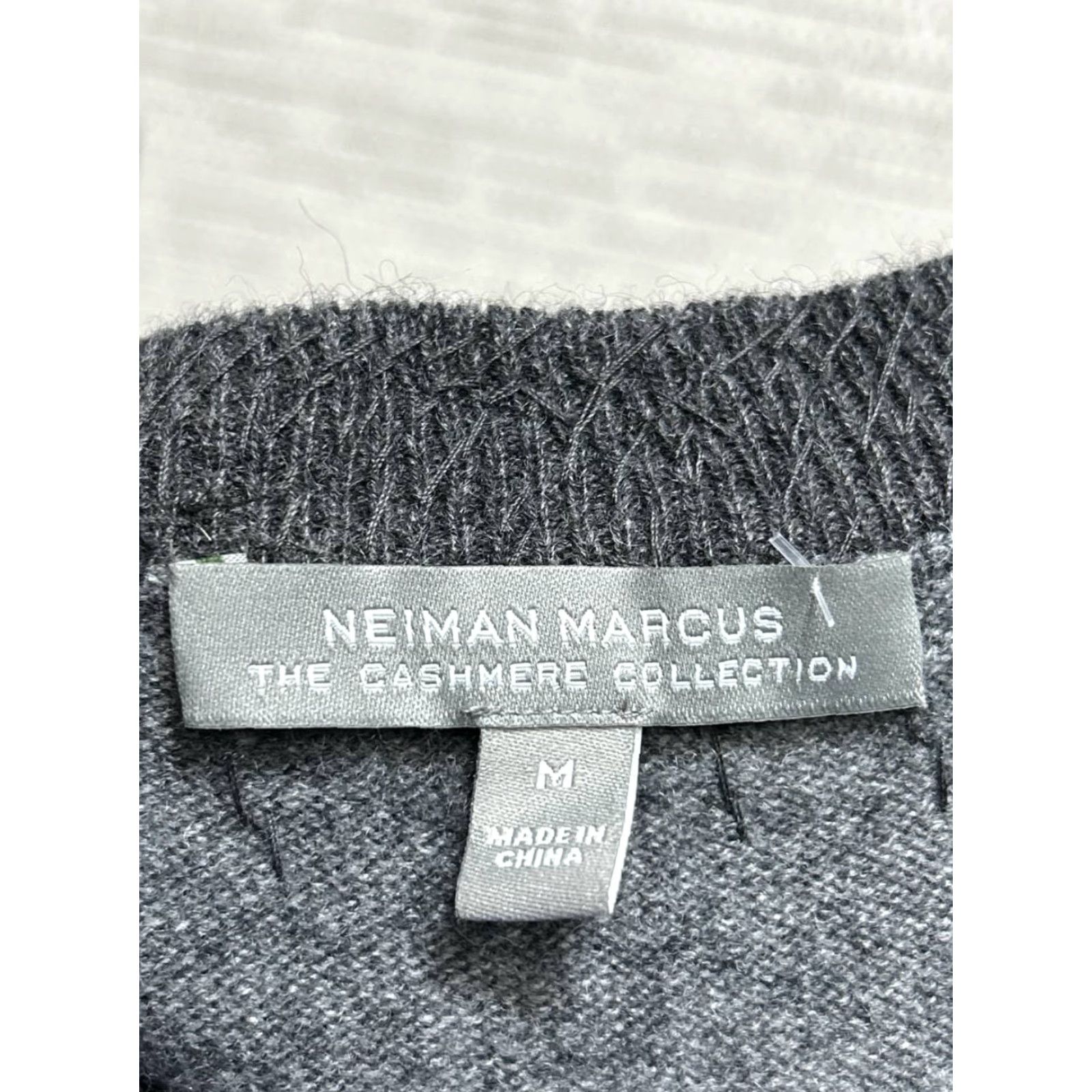 Neiman Marcus Neiman Marcus Sweater Dress Shirt Womens Medium Gray Cashmere Ribbed Trim Crew Neck Regular Knit Short Dress/Gray Modern Womens Size M / US 6-8 / IT 42-44 - 4 Thumbnail