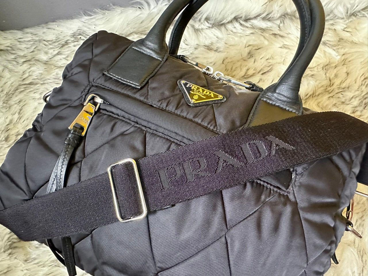 Prada Authentic Prada Bomber Convertible Quilted Nylon Small Bag Size ONE SIZE - 16 Thumbnail