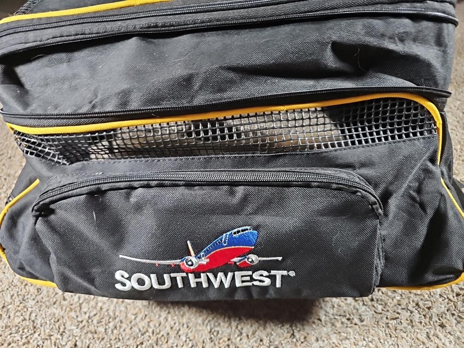 Other SOUTHWEST Airlines Flying Pet Carrier Shoulder Crossbody Size ONE SIZE - 2 Thumbnail