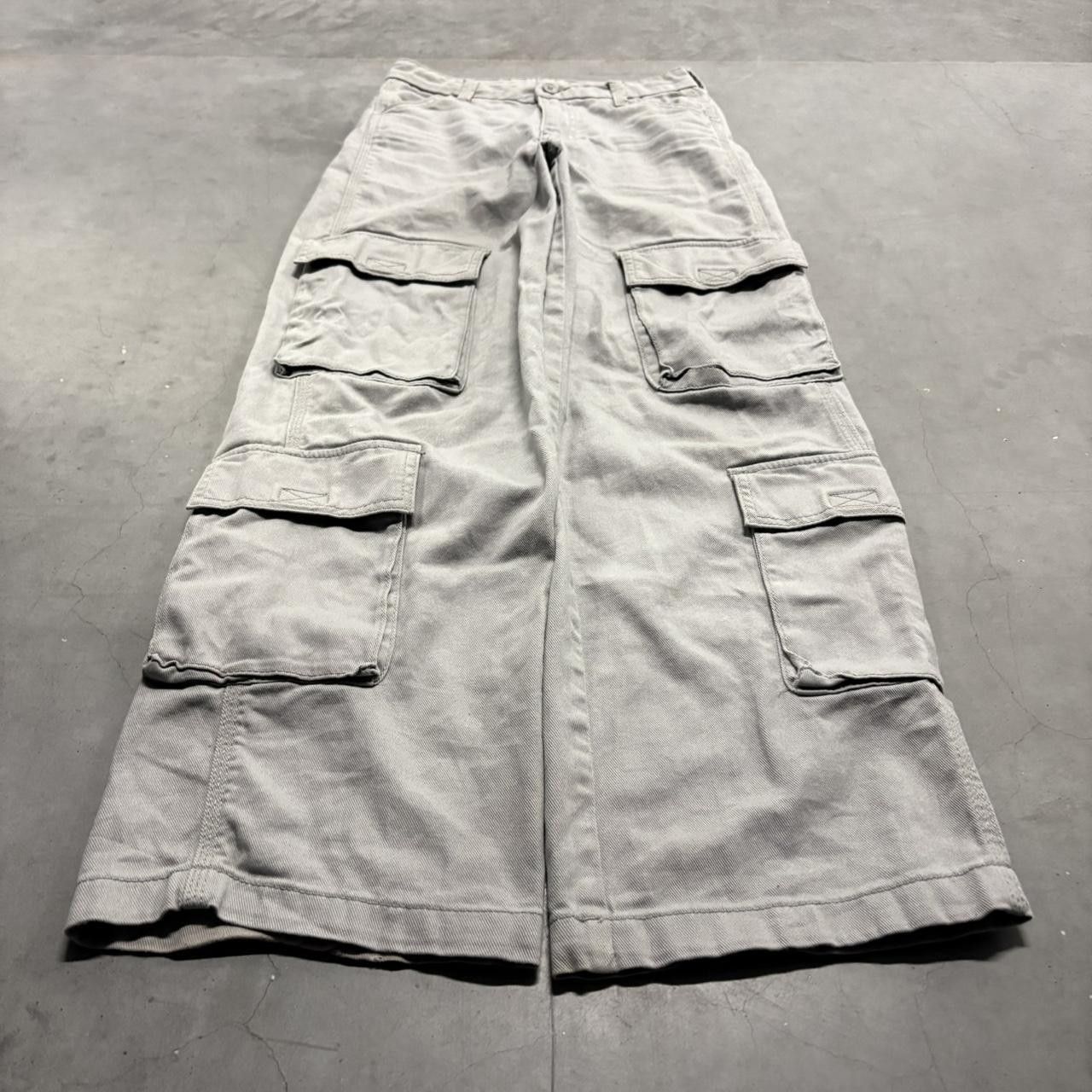 Japanese Brand × Vintage Crazy Vintage Y2K/2000s Super Baggy WideLeg Grey Cargo Pants! Size US 26 / EU 42 - 1 Thumbnail