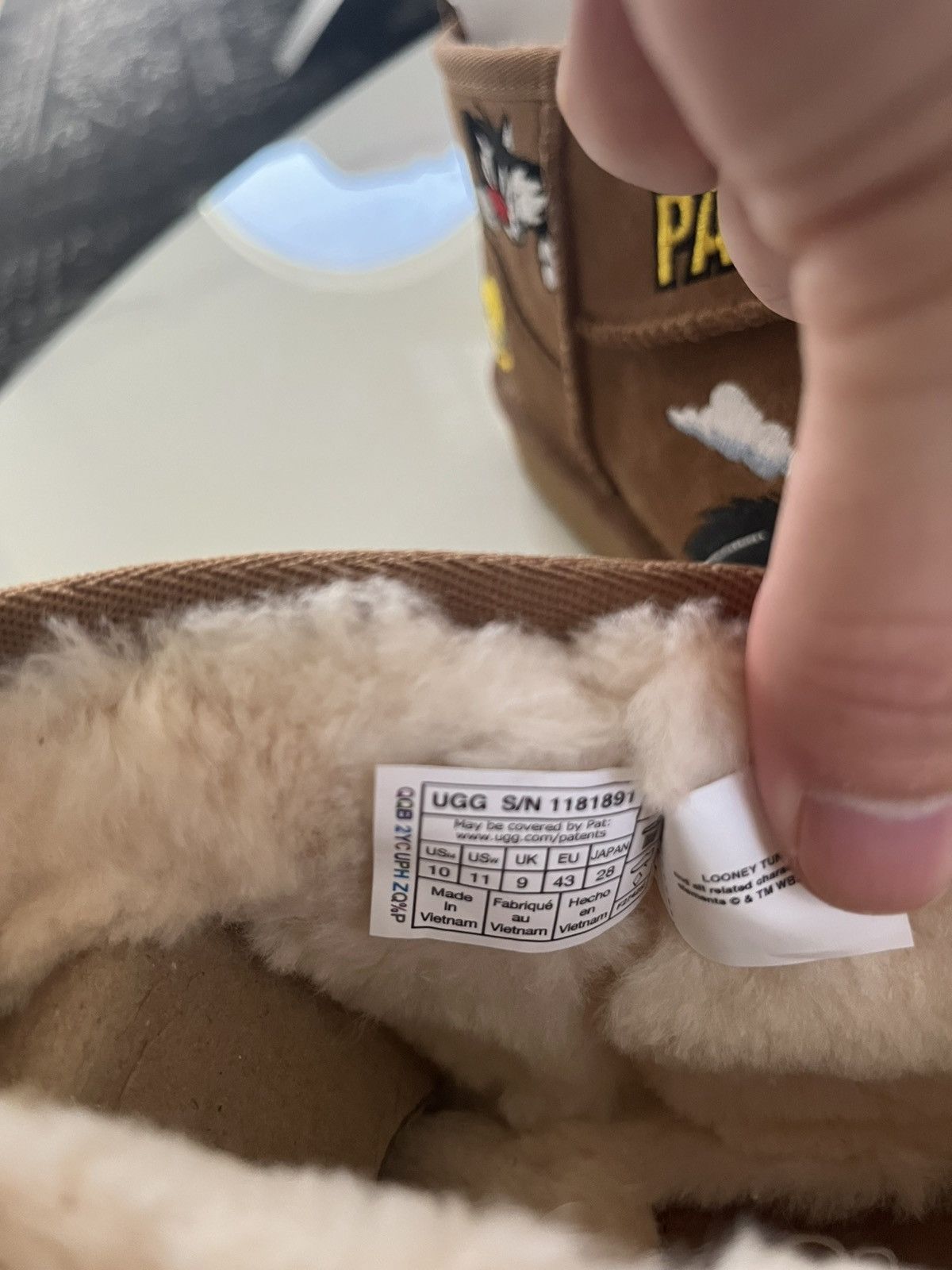Palace × Ugg Palace x Ugg’s x Looney Tunes Size US 10 / EU 43 - 8 Thumbnail