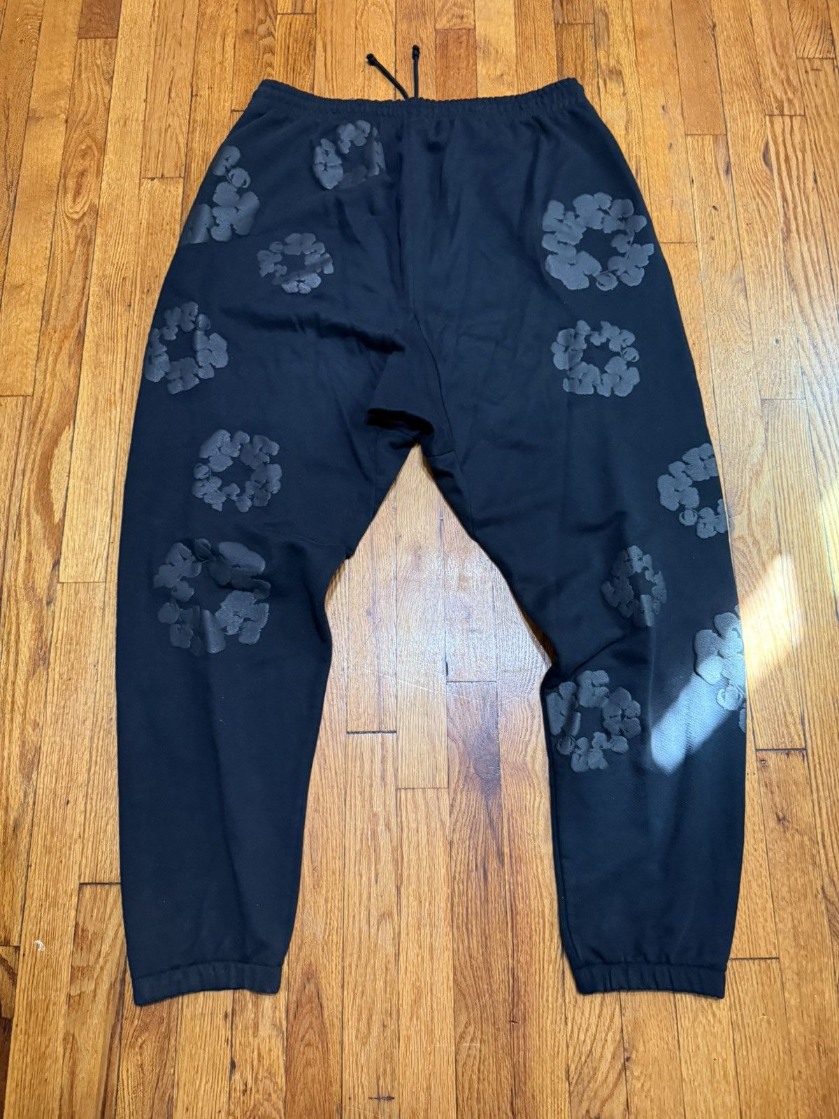 DENIM TEARS Denim Tears Monochrome Sweatpants Size XXL Size US 38 / EU 54 - 5 Thumbnail