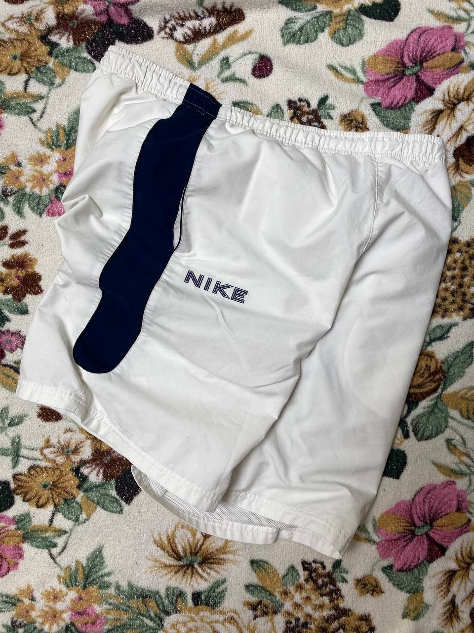Nike Vintage Shorts big logo NIKE crazy Y2K streetwear Size US 34 / EU 50 - 19 Thumbnail