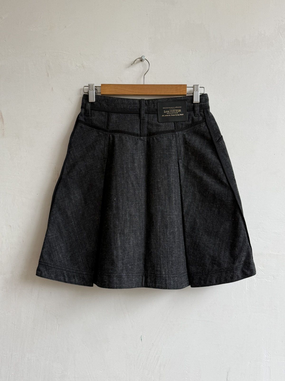 Louis Vuitton Luis Vuitton Grey Denim Skirt size 40 Size 27" / US 4 / IT 40 - 10 Thumbnail