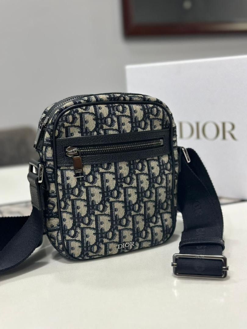 Christian Dior Monsieur × Dior Authentic Christian Dior Oblique Blue Beige Crossbody Bag Size ONE SIZE - 1 Thumbnail