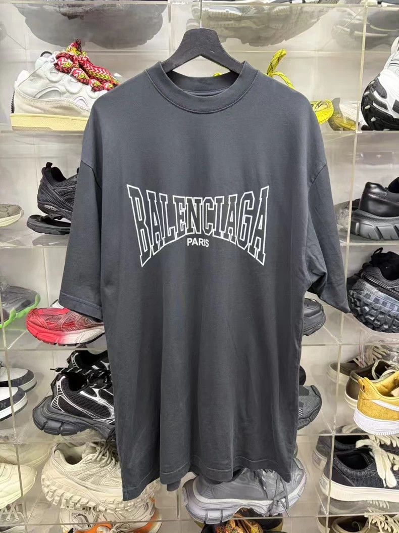 Balenciaga Balenciaga Washed Black Logo Short Sleeve Tee Size US S / EU 44-46 / 1 - 1 Thumbnail