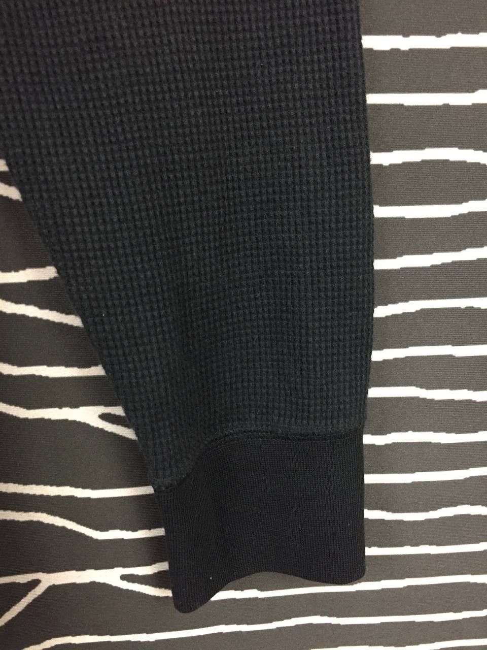 Uniqlo Uniqlo Thermal Waffle Knit Long Sleeve Henley Tee Size US XL / EU 56 / 4 - 4 Thumbnail