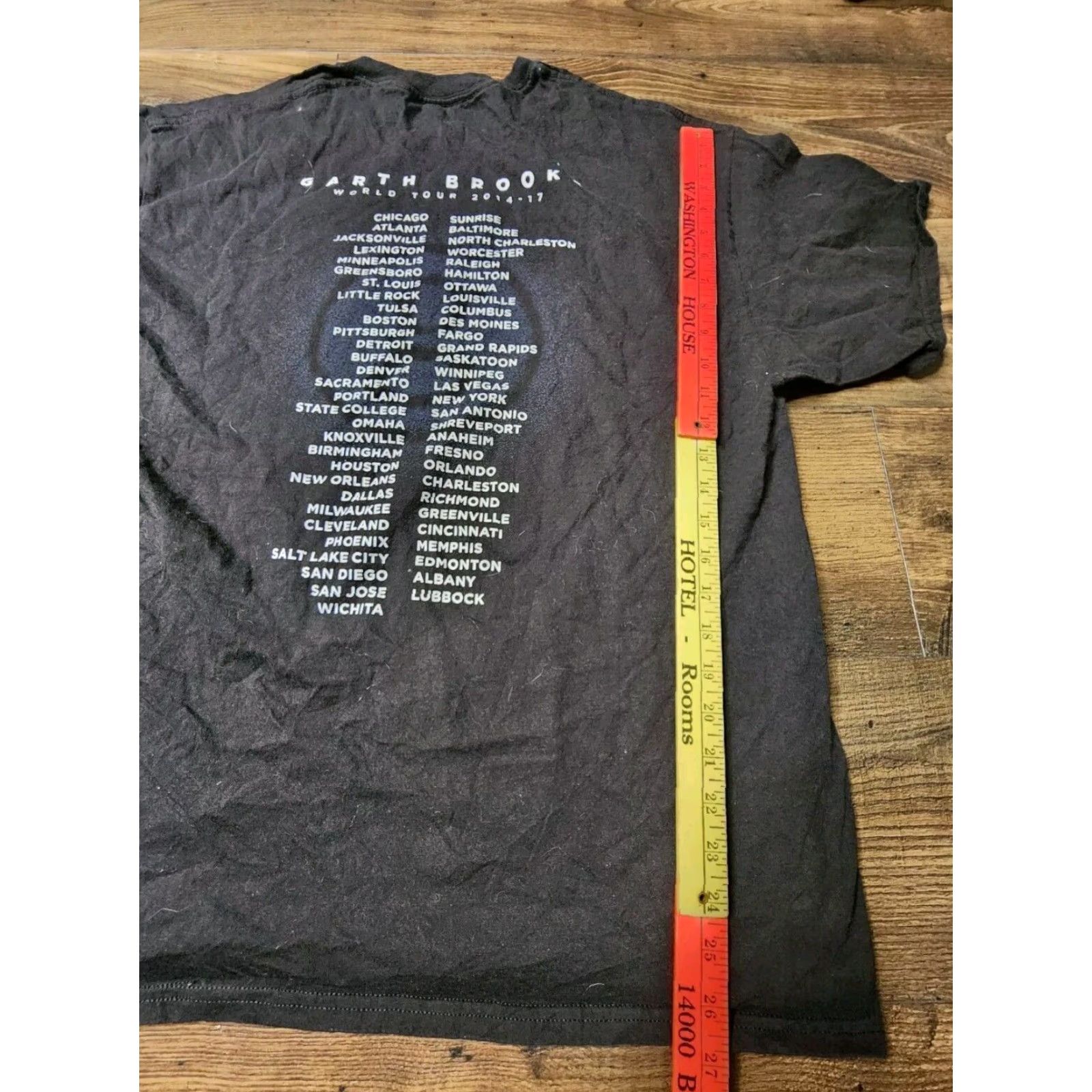 Brooks Garth Brooks World Tour T Shirt 2014-2017 Black XL Mens Short Sleeve Size US XL / EU 56 / 4 - 3 Thumbnail